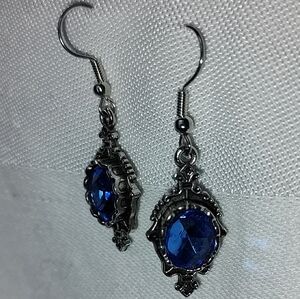 Retro Vintage Style Silver Tone Dangle Blue Rhinestone Earrings